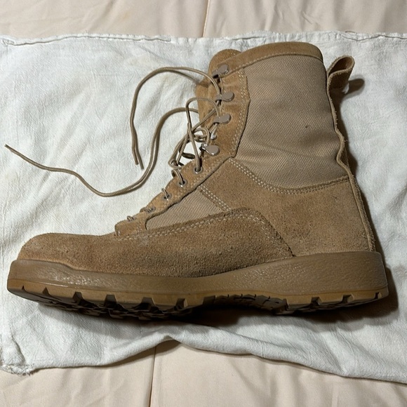 Men’s, size 12, tan, Bates brand military style tactical boots. - Picture 3 of 5
